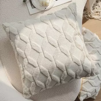 Пушистая наволочка CANIRICA бежевого цвета