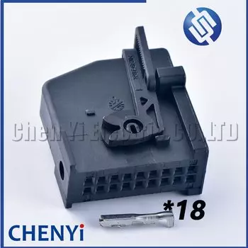 Блок управления автомобильной навигацией 1379101-2, 18 контактов, со спидометром, радаром