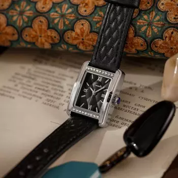 Ретро часы женские легкие роскошные простые квадратные кварцевые часы с бриллиантами классические темпераментные женские часы с нишевым ремнем для поездок на работу