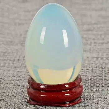 Резное яйцо из натурального опала Sisterstone