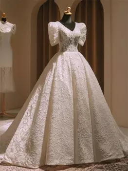 Роскошное кружевное свадебное платье с V-образным вырезом и коротким рукавом