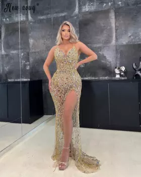 Роскошное платье с крупными бусинами и кристаллами, длинное платье с золотой иллюзией, платья знаменитостей на выпускной, красивое вечернее платье с высоким разрезом сбоку