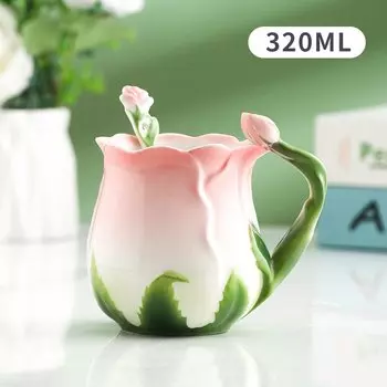 Розовая керамическая чашка с блюдцем