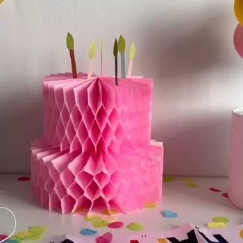 Розовый бумажный торт Gracbgreens