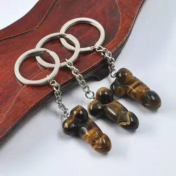 Ручной резной брелок из розового кварца Sisterstone