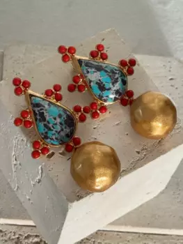 Серьги-гвоздики в виде бирюзового шара