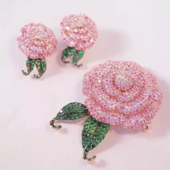 Серьги женские из серебра 925 пробы с фианитом