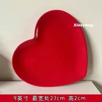 Сердечная керамическая тарелка
