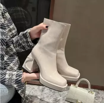 Сезон весна; Цвет бежевый, черный; Лакированная кожа; Блестящие стразы; Короткие ботинки на не сужающемся книзу массивном каблуке; Женские ботинки с квадратным носком; Размеры 33