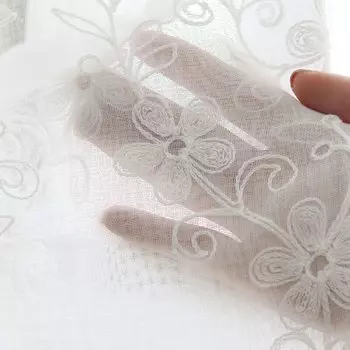 Шифоновые шторы glsue белые с цветочным рисунком