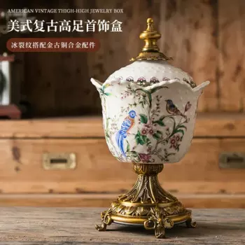 Шкатулка для хранения украшений дома