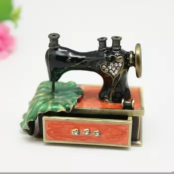 Шкатулка для украшений SHINNYGIFTS в виде швейной машины