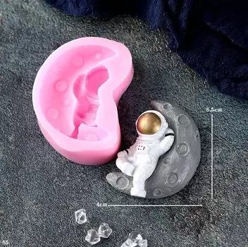 Силиконовая форма для торта космонавт