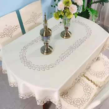 Скатерть овальная белая Julliette Dream