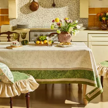 Скатерть в виде ландыри в стиле ретро