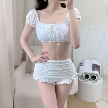 Соблазнительное белое бикини-бандо из 2 предметов 2024, женский купальник, женский купальник, шорты с высокой талией и оборками, Корейская пляжная одежда, купальный костюм