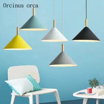 Современная креативная светодиодная люстра из цельного дерева, ресторан, бар, галерея, Северная Европа, простой цвет, коническая люстра с одной головкой