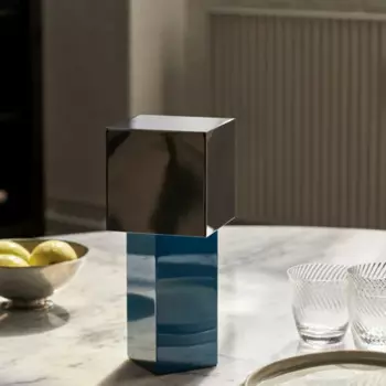 Современная Минималистичная стильная квадратная настольная лампа ATD7 геометрической формы