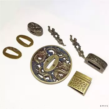 Сплав Tsuba Guard Fuchi Kashira Menuki Habaki Seppa для японского меча