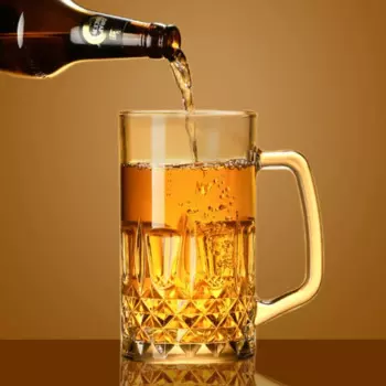 Стакан пивной прозрачный с ручкой, 600 мл