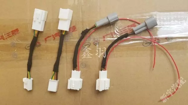 Старая модель ASX, измененная на 2020MY группа жгутов задних фонарей