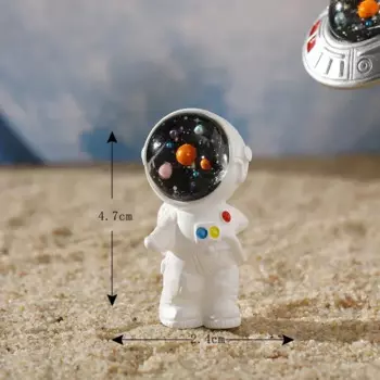 Статуэтка космонавта MOONBIFFY из смолы