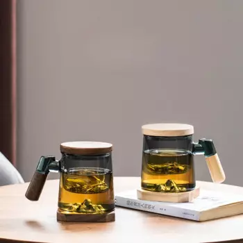 Стеклянная чашка