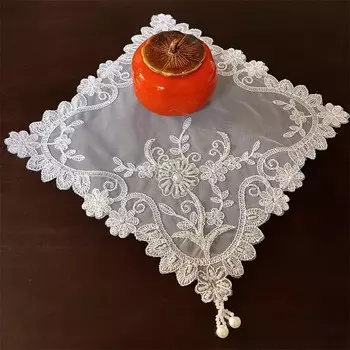 Столовый коврик из полиэстера и хлопка с вышивкой золотистый/белый