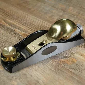 Строгальный станок LEEKNOW для деревообработки