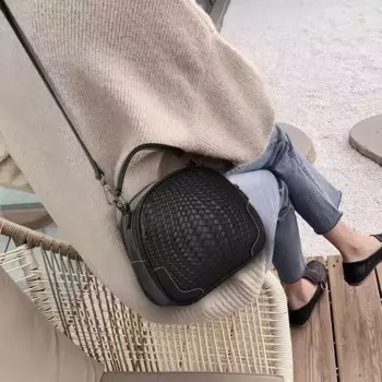 Сумка женская из воловьей кожи, с круглым ремнем