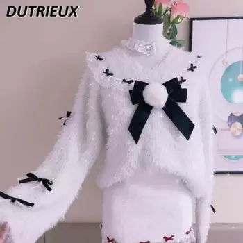 Свитер женский белый с бантом, на осень и зиму