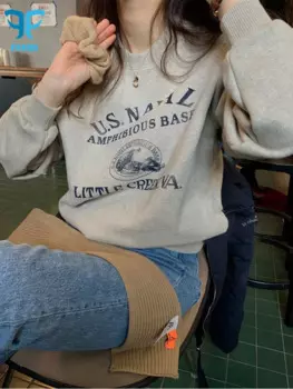 Свитшот женский флисовый с круглым вырезом и надписью