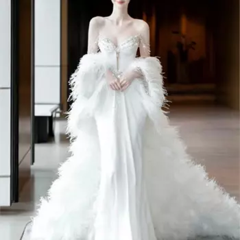 Тяжелое роскошное платье-Русалка из атласа с открытыми плечами