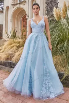 Тюль с открытыми плечами и V-образным вырезом