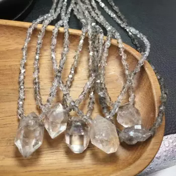 Кулон-цепочка из кристалла