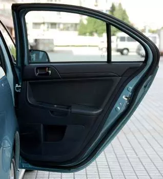 Уплотнитель для входной и задней двери LANCER X CY0A CX0A