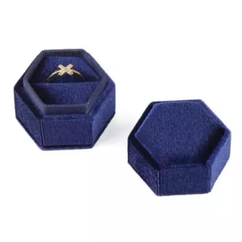 Вельветовая коробка для колец