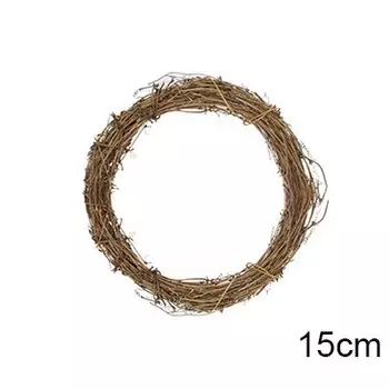 Венок из ротанга в форме полумесяца