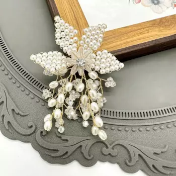 Винтажная заколка для волос с жемчугом и кристаллами