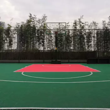 Высококачественная полипропиленовая синтетическая стандартная напольная плитка для баскетбольной площадки с пластиковой поверхностью