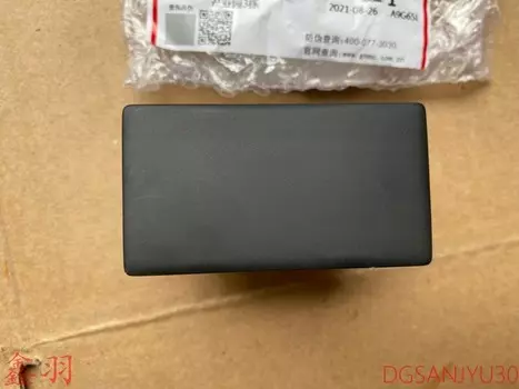 Заглушка GK0W CROSS, Переключатель приборной панели на левой стороне прямоугольной формы 8002C614