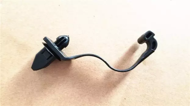 Зажим, отделка для стойки FR, все модели, OEM:7210A329 7210A081