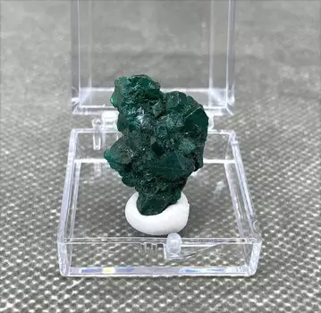 Зеленый диоптаз из Конго, кристалл фэншуй