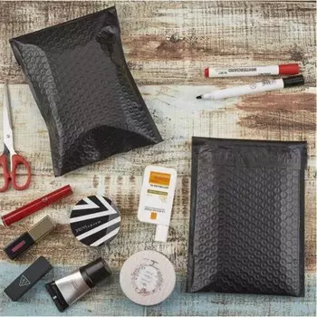 Зелёные и розовые пузырьковые конверты Cozelopack