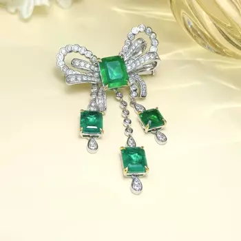 Женская Брошь из серебра 925 пробы с искусственным изумрудом