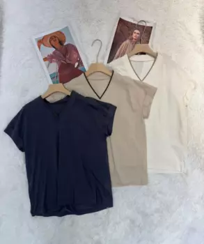 Женская футболка с коротким рукавом и V-образным вырезом