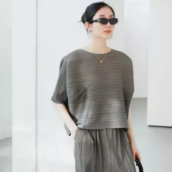 Женская футболка с рукавом «летучая мышь»