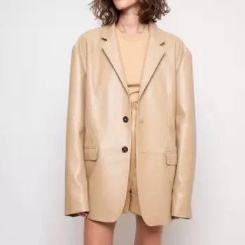 Женская кожаная куртка свободного силуэта унисекс