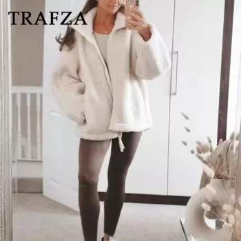 Женская куртка на молнии с карманами и мехом Тедди