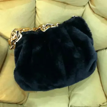 Женская подвесная сумка из искусственного меха норки в стиле ретро, осень и зима, модная сумка через плечо с цепочкой, Очаровательная Женская Роскошная меховая сумка, 2023
